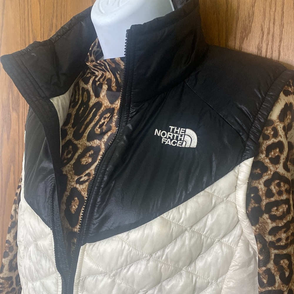 BUNDLE 🔥The North Face Thermoball Two-tone Quilted Vest PLUS LAYERS!